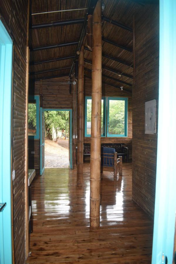 Casa De Bambu Villa ตูร์เรียลบา ภายนอก รูปภาพ