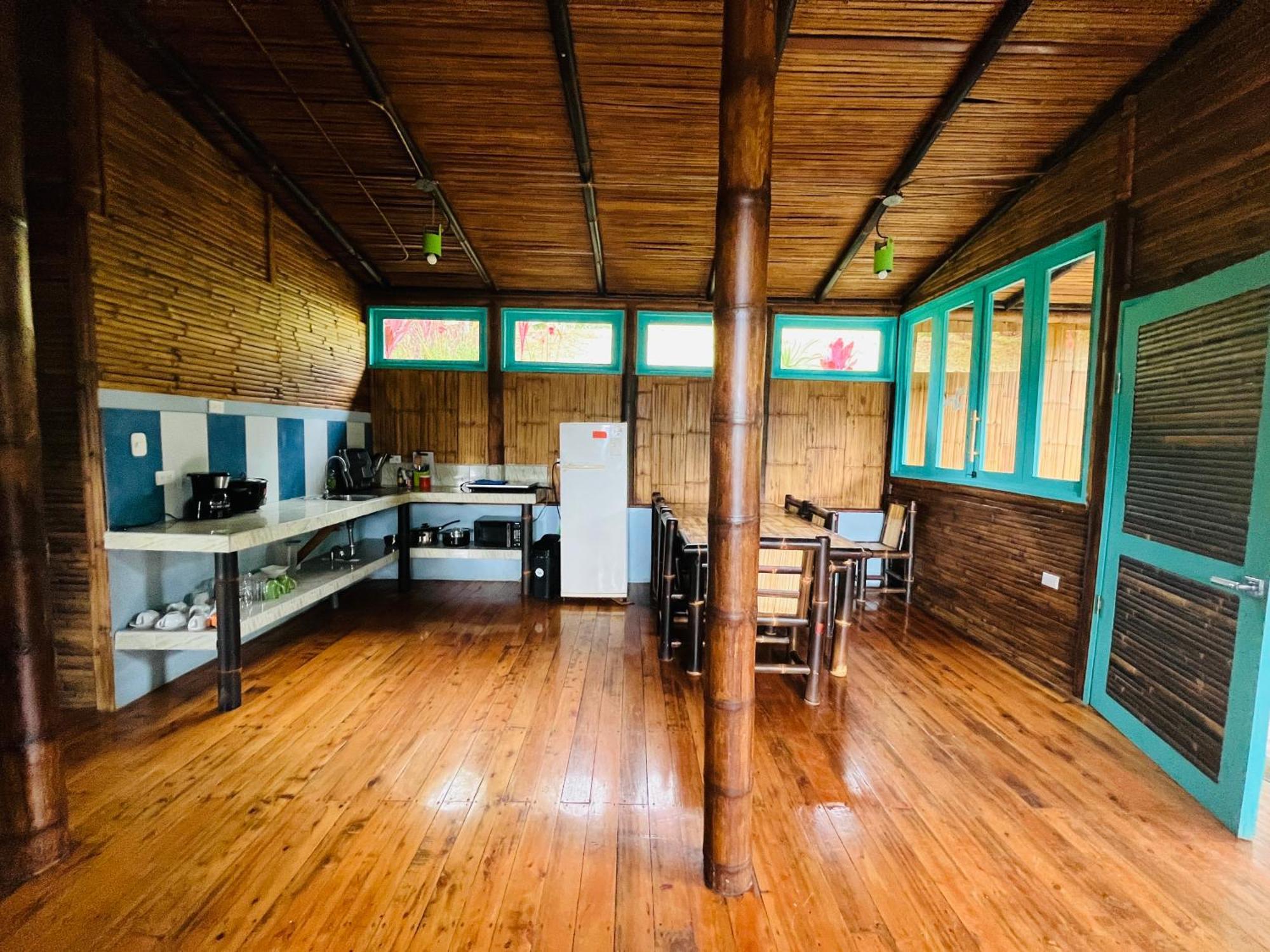 Casa De Bambu Villa ตูร์เรียลบา ภายนอก รูปภาพ